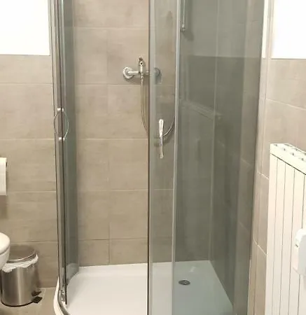 Schones 2-zimmer-appartment In Zentrum