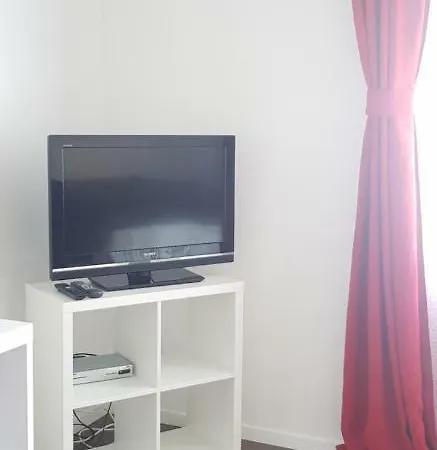 Apartamento Schones 2-zimmer-appartment In Zentrum *