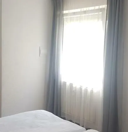 Schones 2-zimmer-appartment In Zentrum *