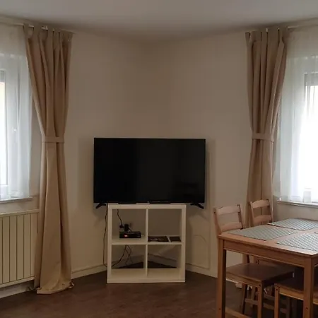 Apartamento Schones 2-zimmer-appartment In Zentrum