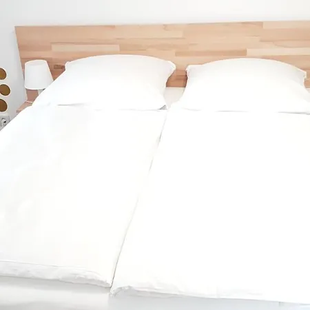 Schones 2-zimmer-appartment In Zentrum Apartamento
